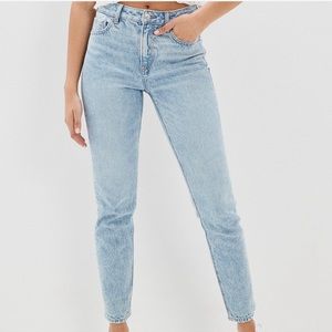 American Eagle Strigid Mom Jean